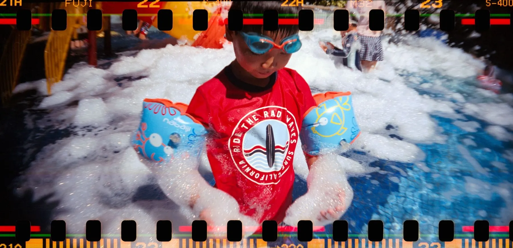 Fashion Sprocket Rocket 35 mm Panoramic Camera Peacock Experimental
